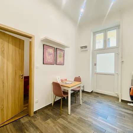 Peaceful Studio In Central Budapest - Brick House Exteriér fotografie