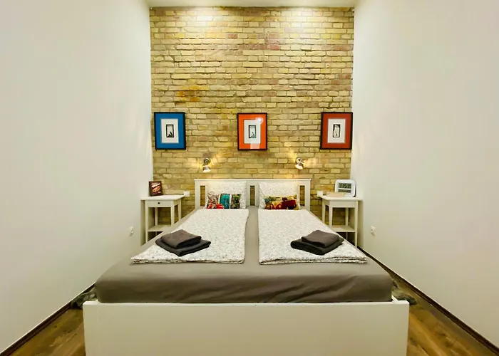 Peaceful Studio In Central Budapest - Brick House