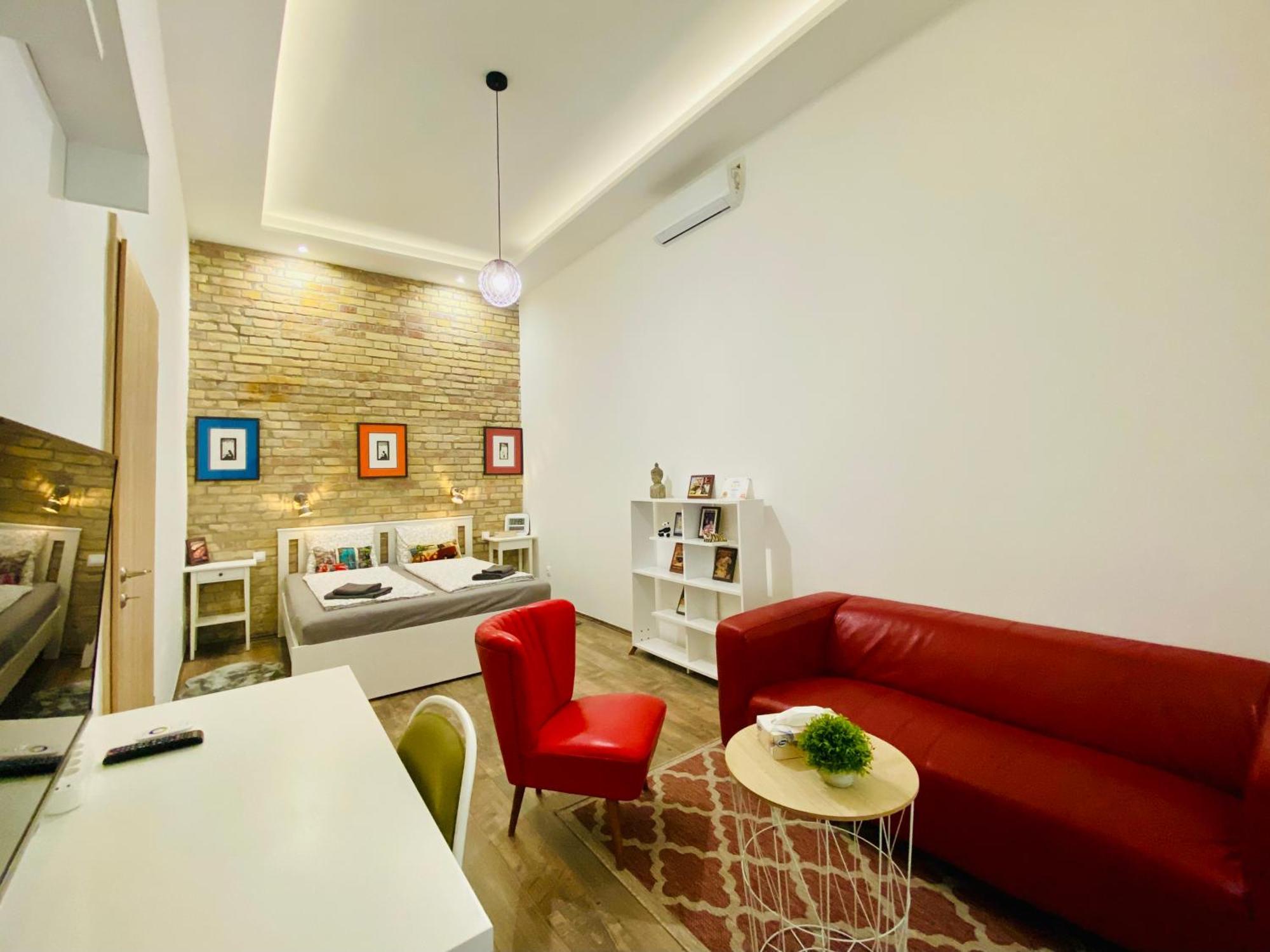 Peaceful In - Brick House דירה *